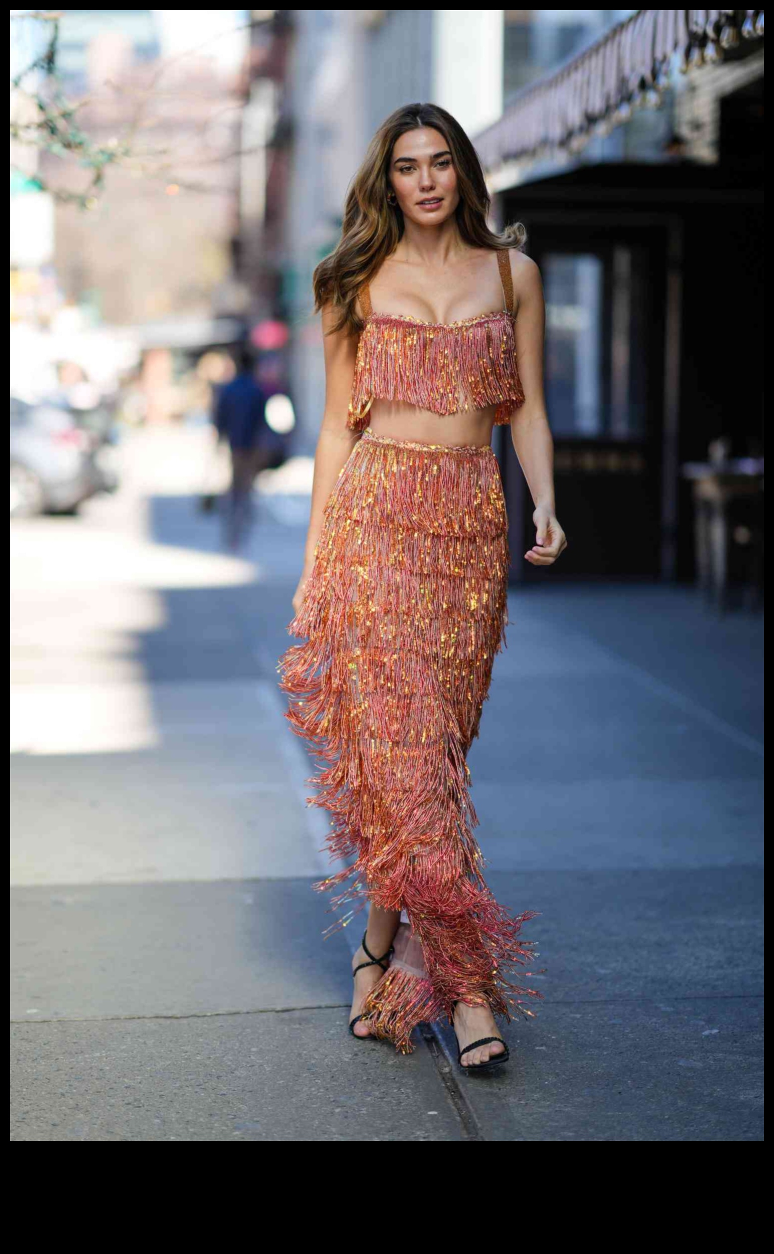 Λαμπερές συγκεντρώσεις Βρείτε την τέλεια στολή για πάρτι για να λάμψετε 2 Glamourous Gatherings: Κομψά ρούχα για πάρτι που λάμπουν