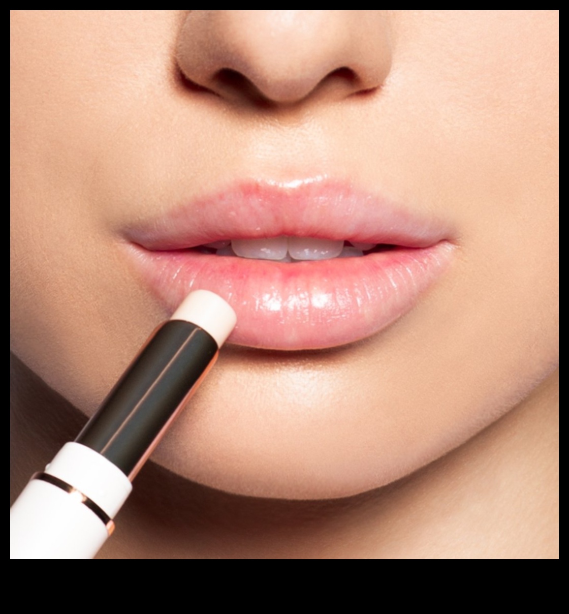 Αξιοποιήστε στο έπακρο το Lip Gloss σας με ένα Primer 3 Lip Gloss Primers: Προετοιμάζοντας τα χείλη σας για μέγιστο αποτέλεσμα λάμψης