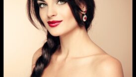 Αβίαστη κομψότητα: Η δύναμη των μινιμαλιστικών τεχνικών βραδινού μακιγιάζ