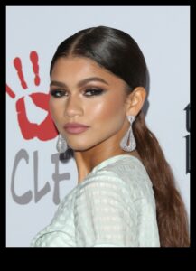 Red Carpet Reds: Μια βιτρίνα με λαμπερά χτενίσματα διασημοτήτων
