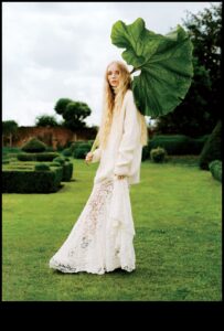 Sustainable Chic: Η φιλική προς το περιβάλλον μόδα παίρνει το κέντρο της σκηνής